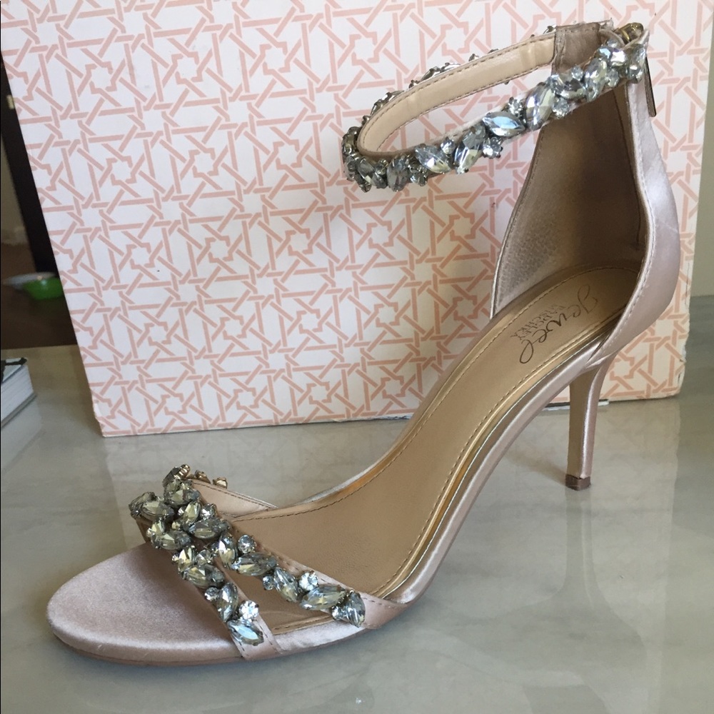 Champagne Badgley Mischka size 8.5 dress sandal